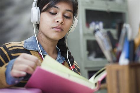 can you enhance your concentration while listening to music while reading?